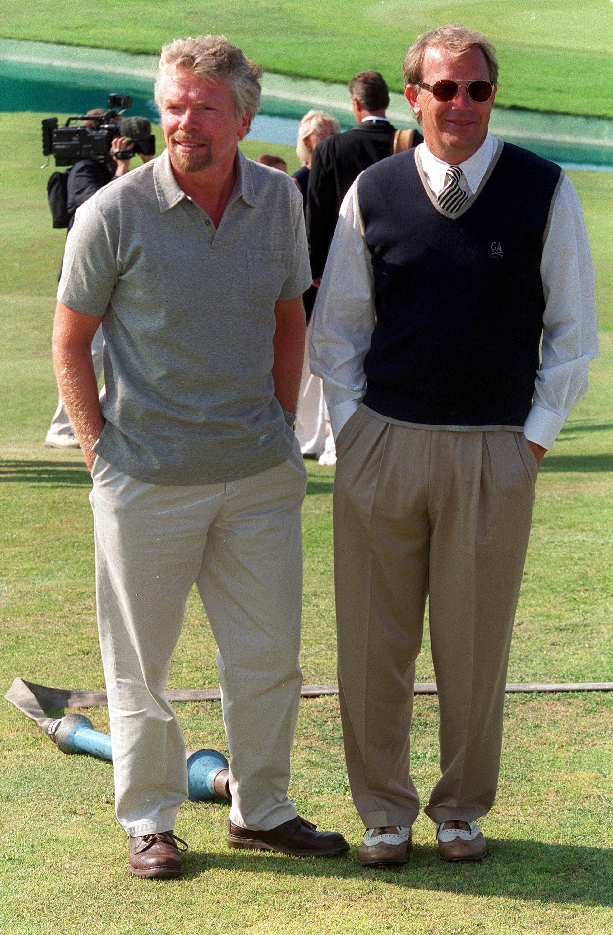 Richard Branson and Kevin Costner at a Pro-Celebrity golf party in Monte Carlo, Monaco on September 11, 1999 | Source: Getty Images