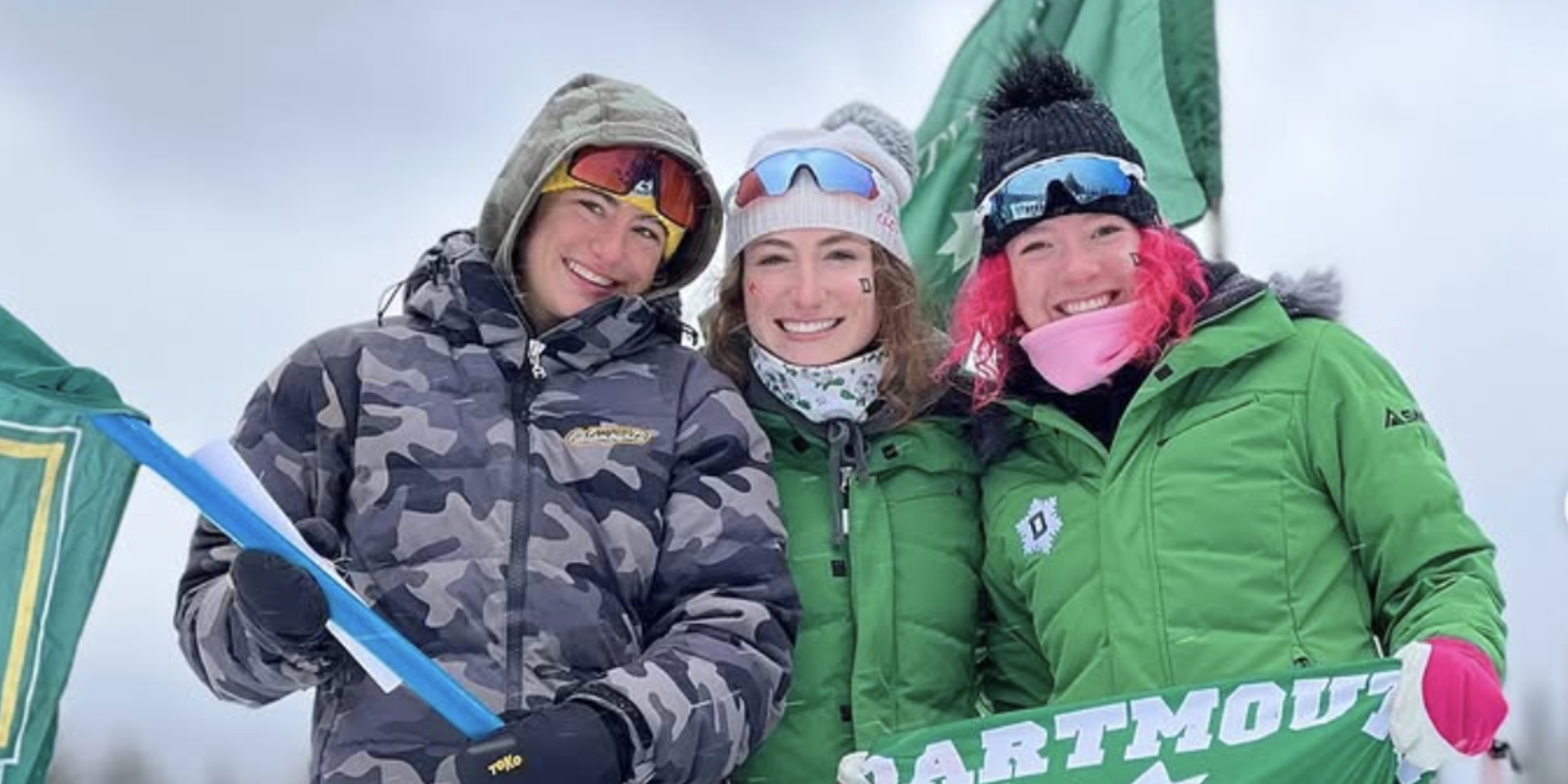 Ellie Curtis and her team mates | Source: Instagram/dartmouthskiing
