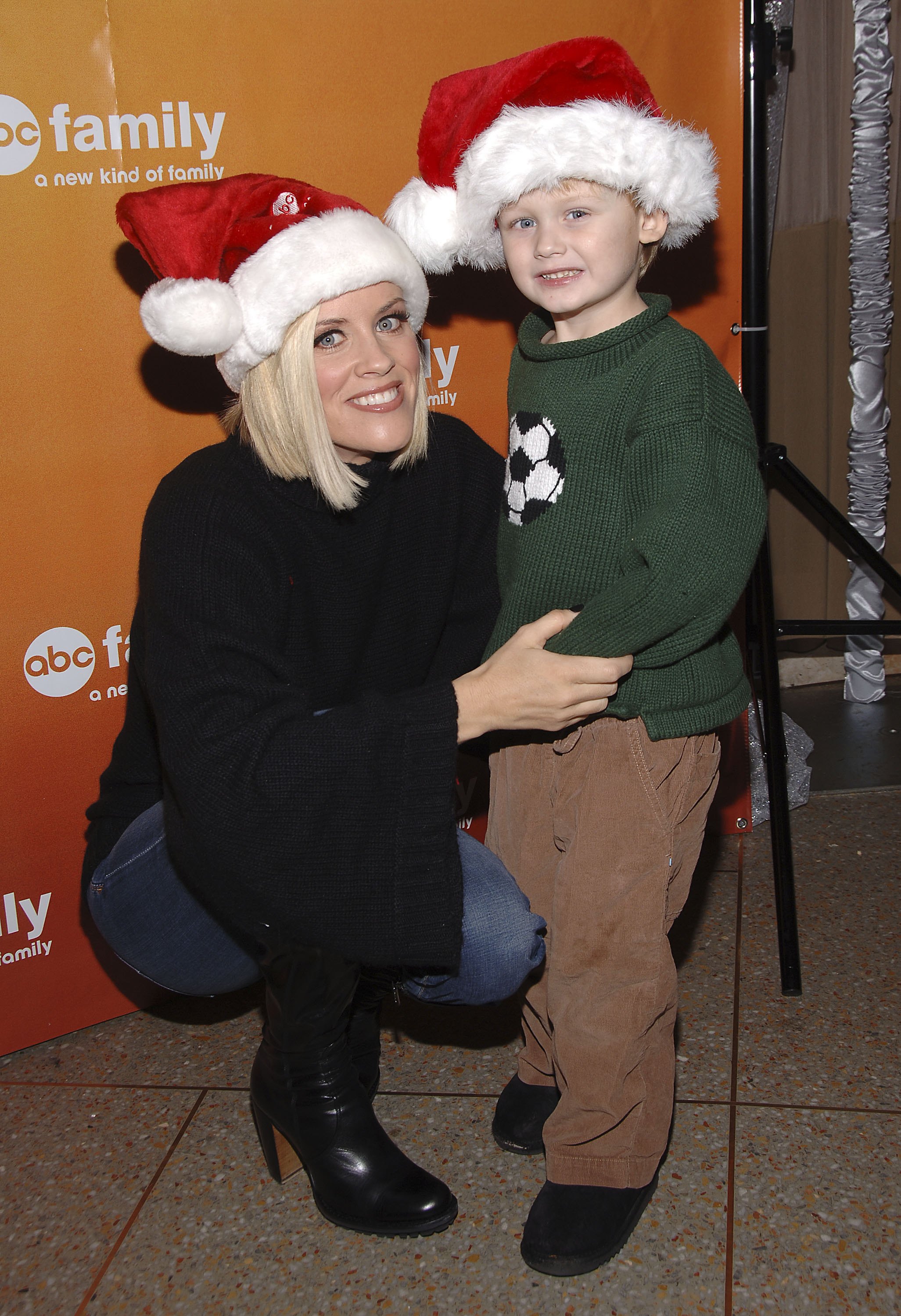 The mother and son attend the ABC Family 25 Days of Christmas Winter Wonderland Event on December 3, 2006 | Source: Getty Images