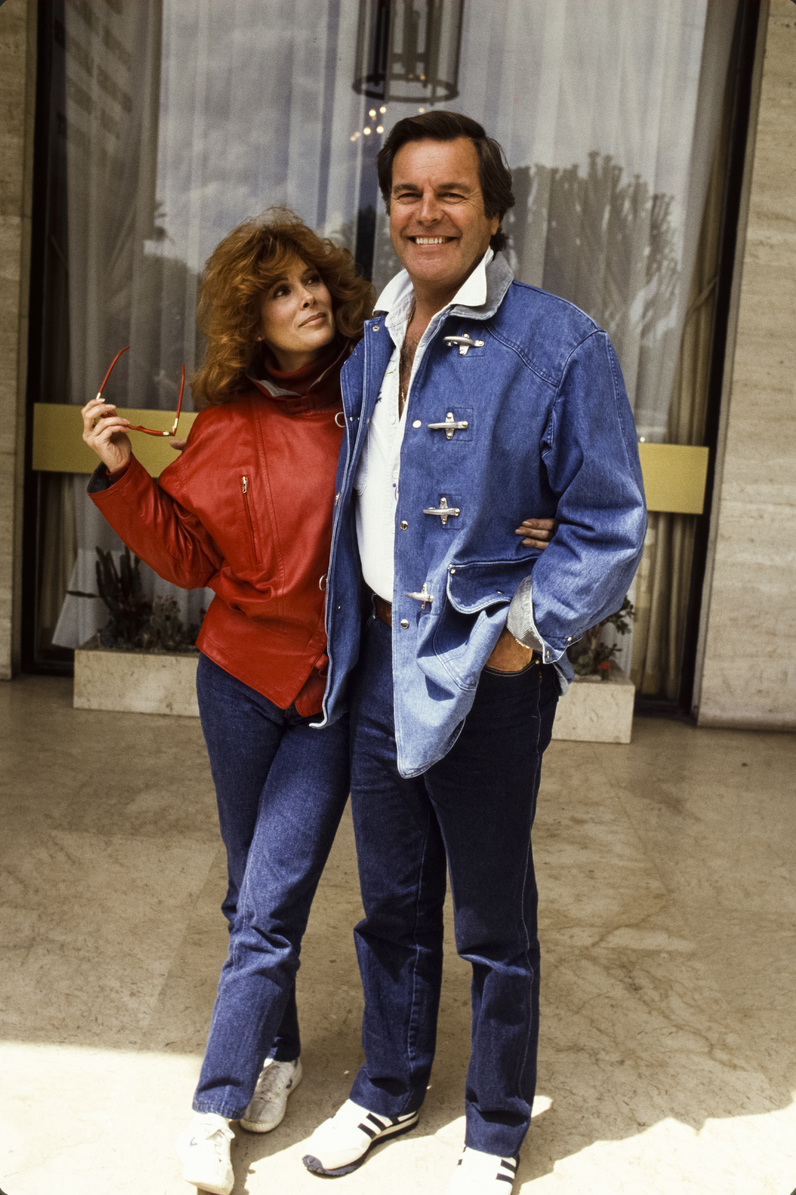 Jill St. John pictured with Robert Wagner on December 2, 1988 in Paris, France | Source: Getty Images
