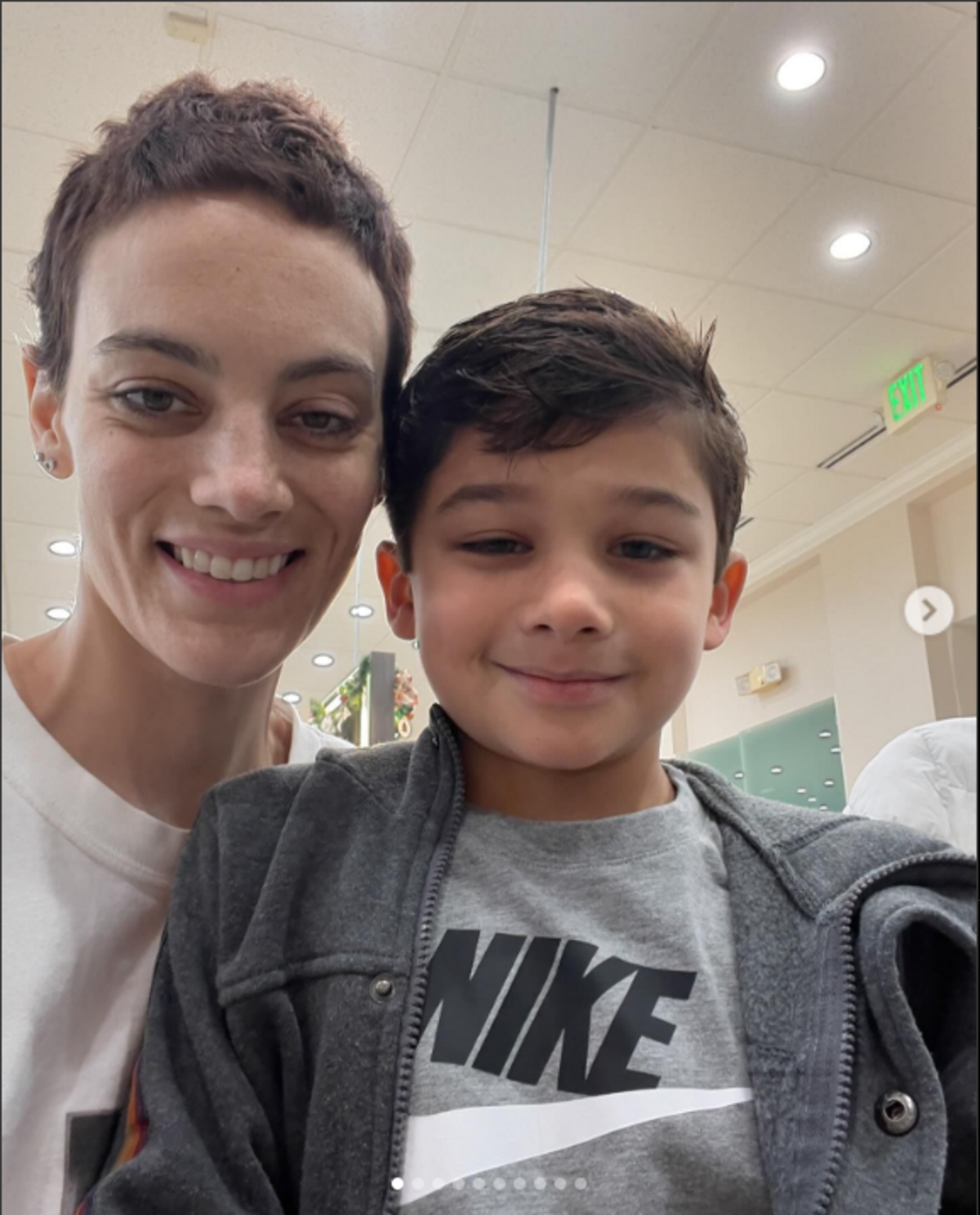 The woman and her son | Source: Instagram/cat.janice