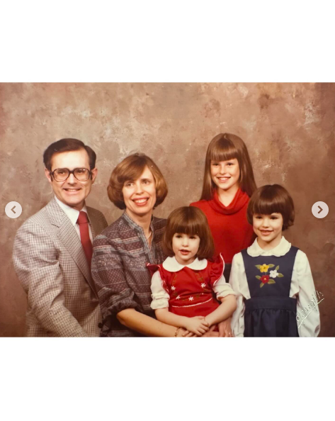 Patricia and William Garner with their daughters Susannah Kay Garner Carpenter, Melissa Garner Wylie and Jennifer Garner posted on April 1, 2024 | Source: Instagram/jennifer.garner