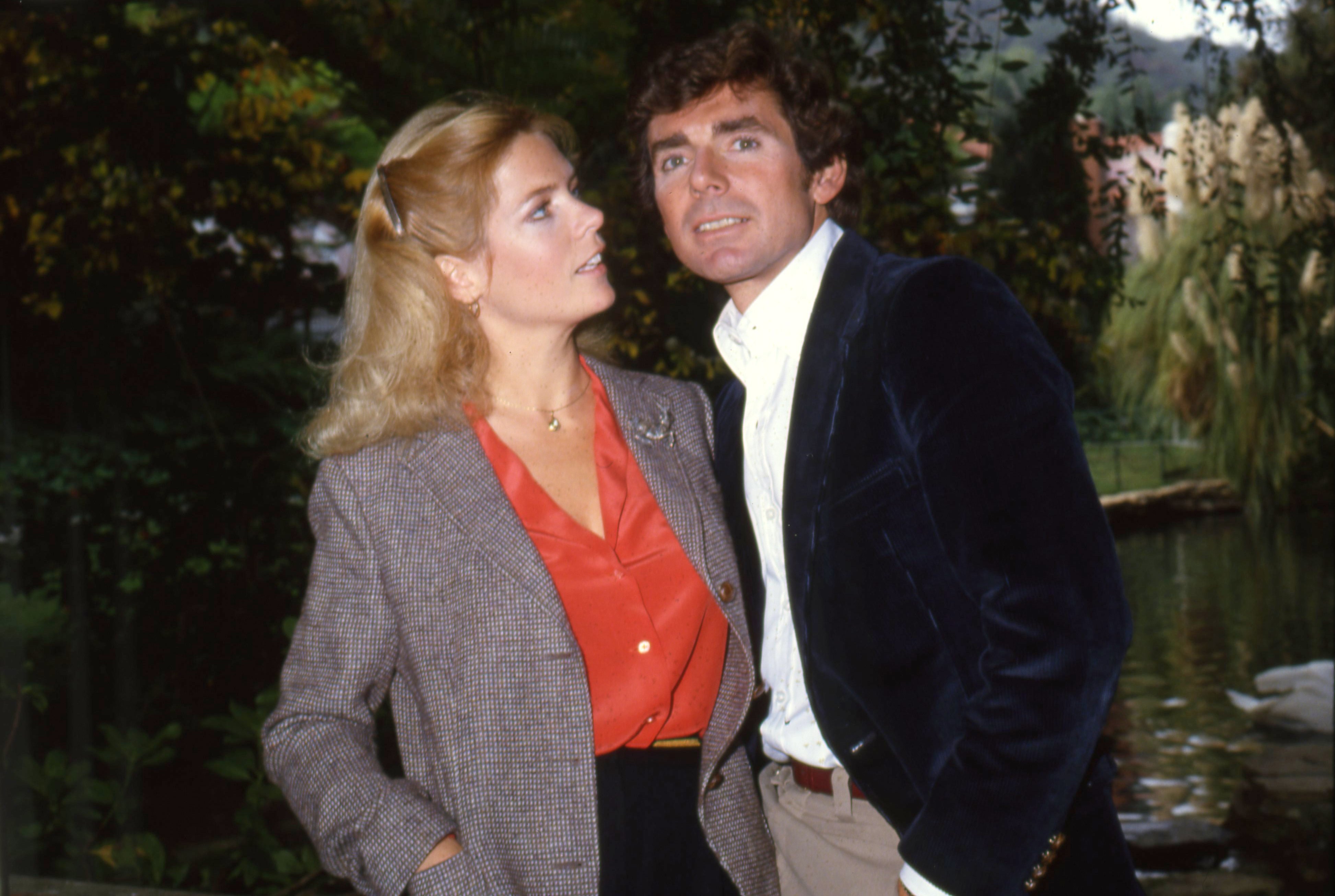 Meredith Baxter and David Birney pose for a portrait session at home in Los Angeles, California circa 1982. | Source: Getty Images