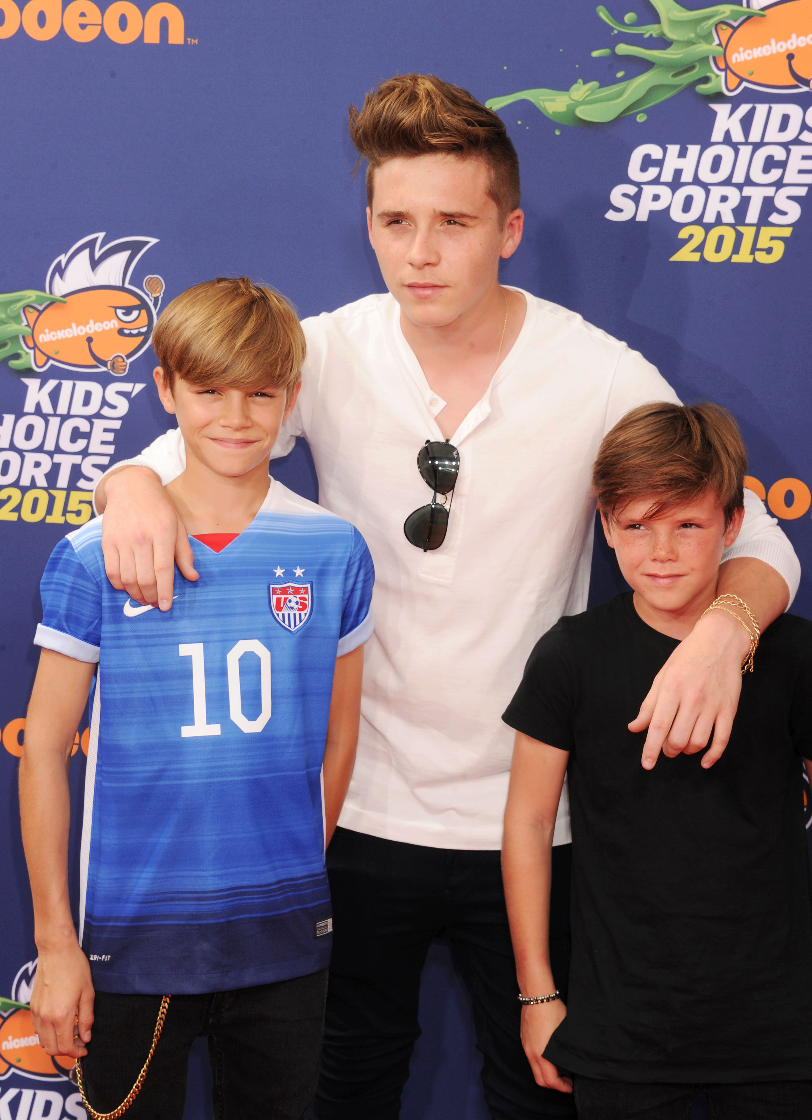 Romeo, Brooklyn, and Cruz Beckham arrive at the Nickelodeon Kids' Choice Sports Awards 2015 at UCLA's Pauley Pavilion on July 16, 2015, in Westwood, California. | Source: Getty Images