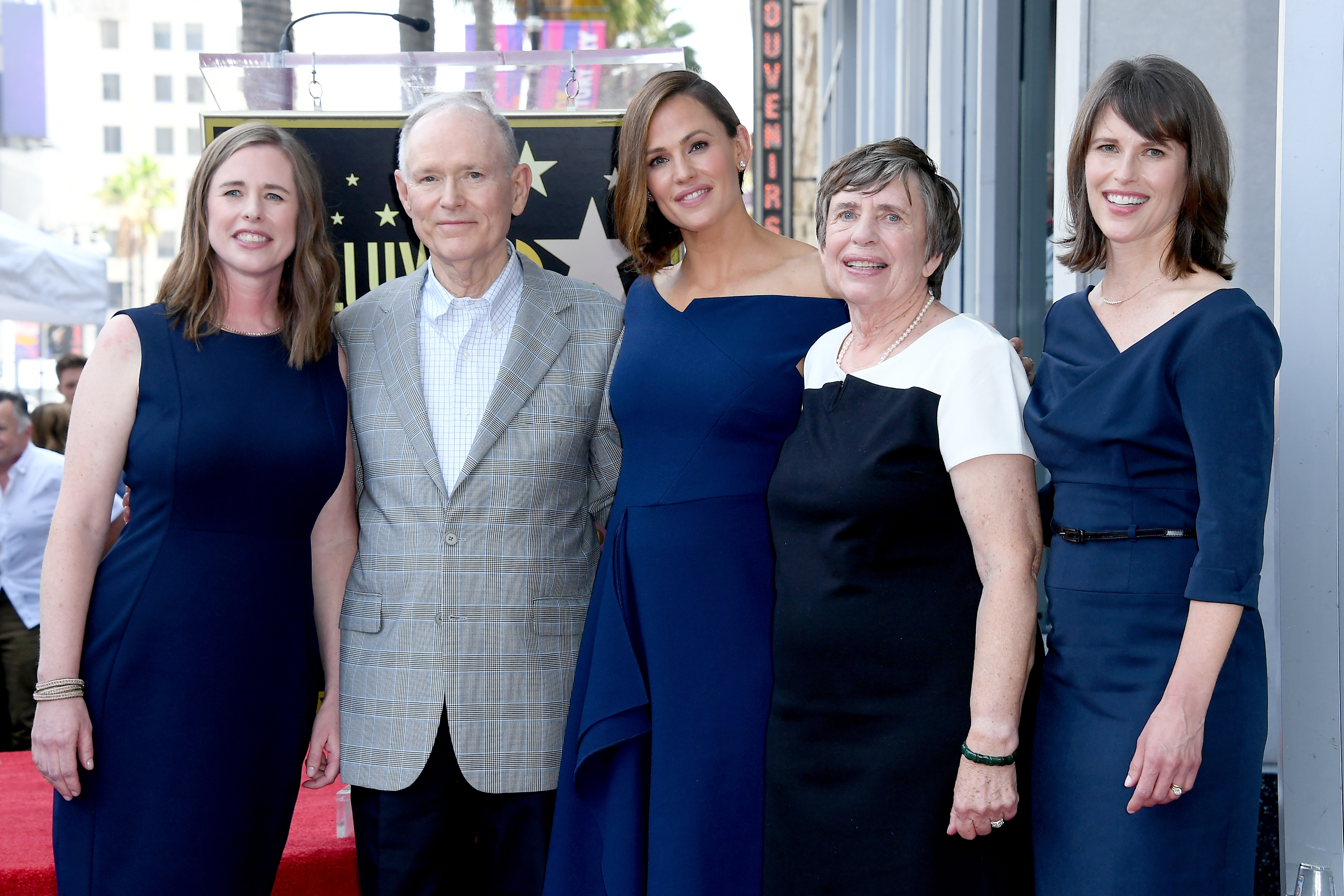 Susannah Kay Garner Carpenter, William Garner, Jennifer Garner, Patricia Garner, and Melissa Garner Wylie at Jennifer Garner's Hollywood Walk of Fame star ceremony in Hollywood, California on August 20, 2018 | Source: Getty Images
