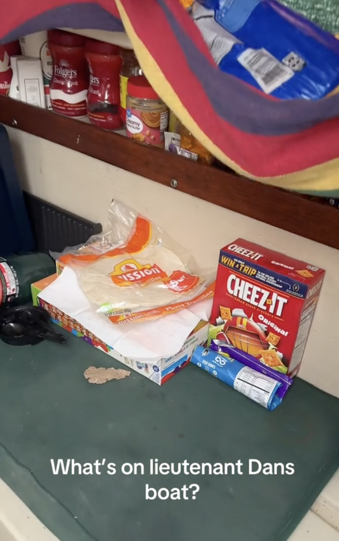 Inside Lieutenant Dan's sailboat. | Source: TikTok/terrenceconcannon