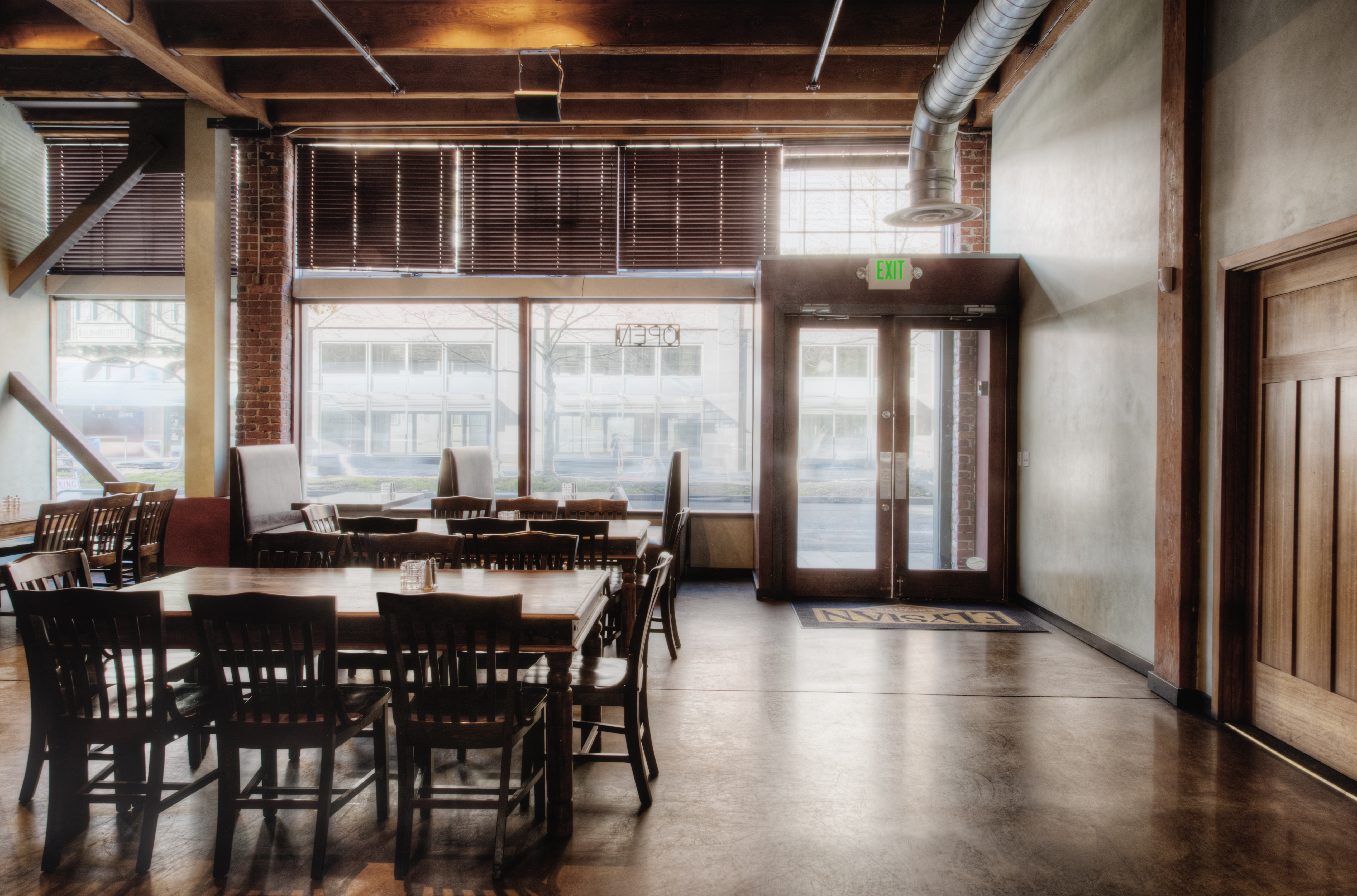 A well-lit restaurant | Source: Getty Images