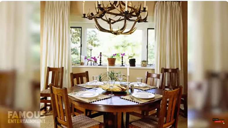 Inside Val Kilmer's home in Pecos River Ranch, from a post dated June 9, 2022 | Source: Youtube/@Famous_Entertainment
