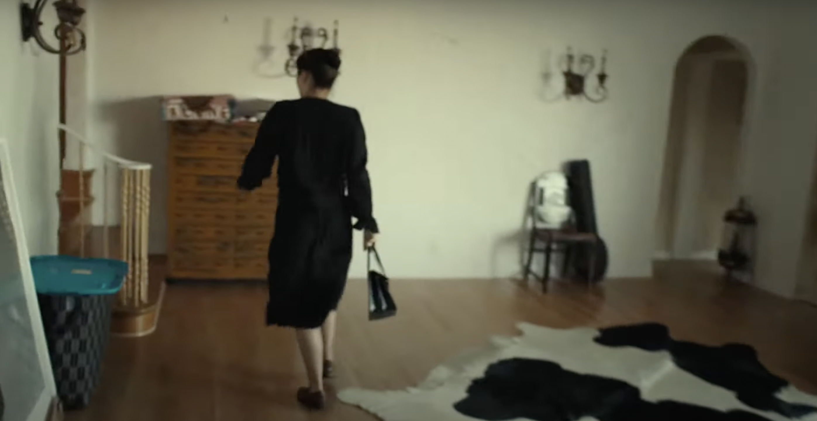 Inside Val Kilmer's home in Pecos River Ranch, from a post dated August 3, 2021 | Source: Youtube/@IGNMovieTrailers