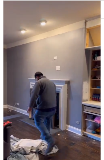 Jenny McCarthy and Donnie Wahlberg's bedroom before the makeover | Source: Instagram/jennymccarthy